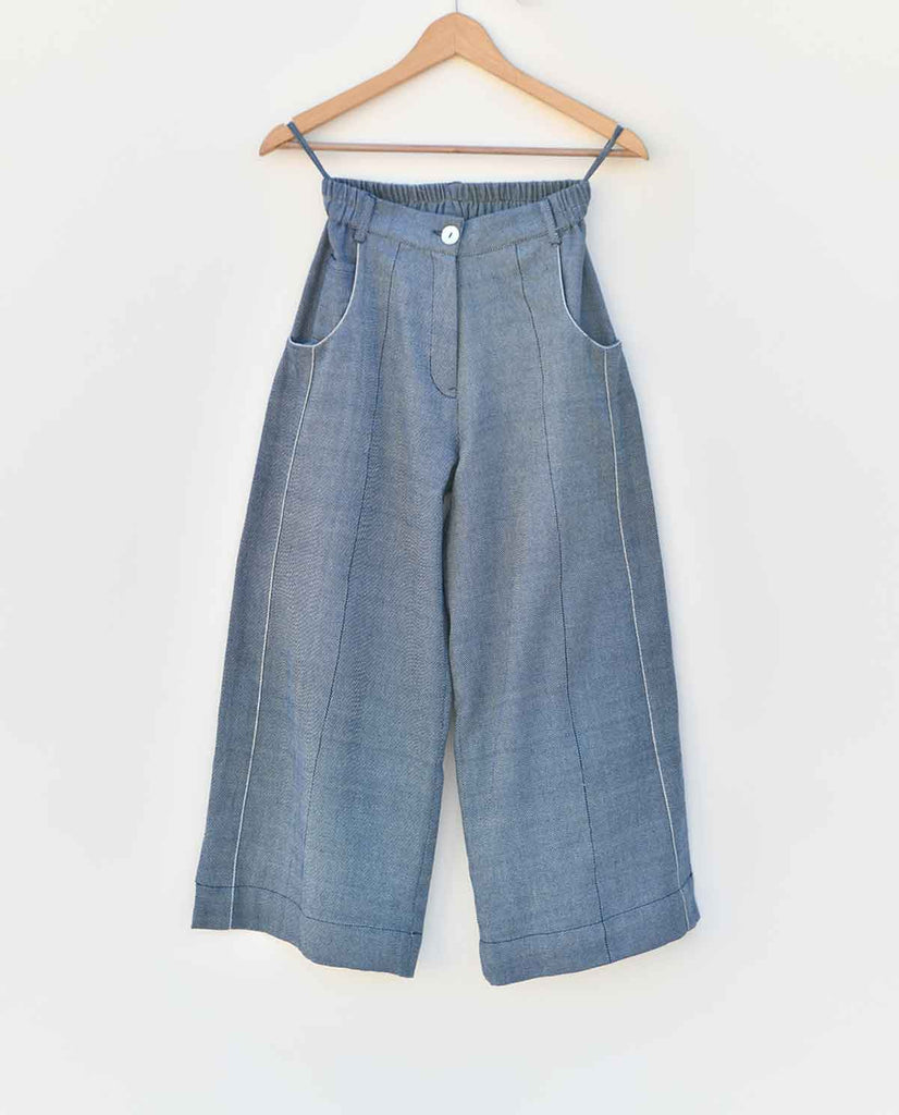 PLEATED DENIM
