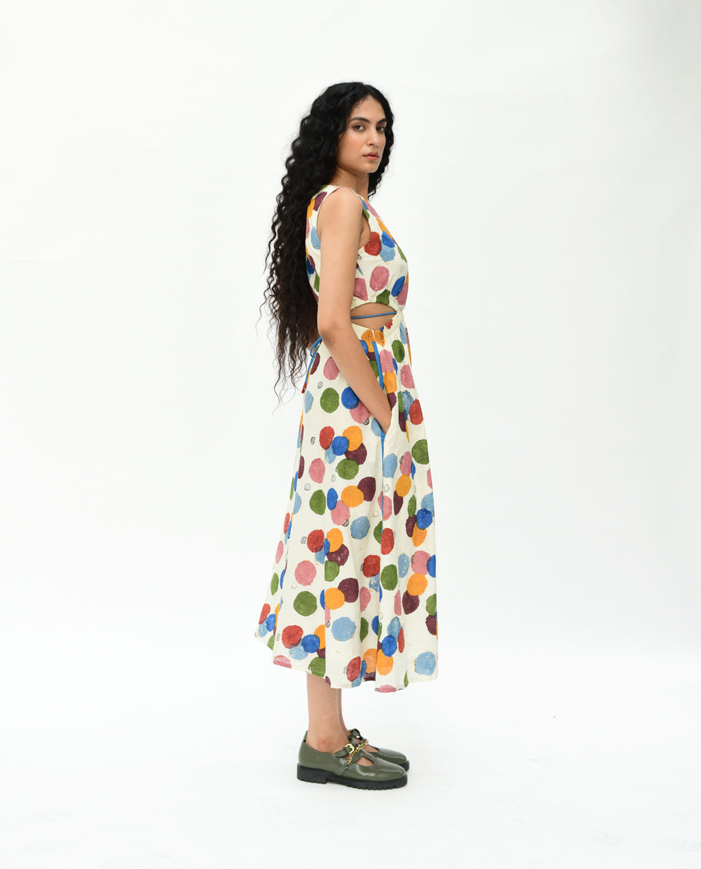 Void Side Space Dress